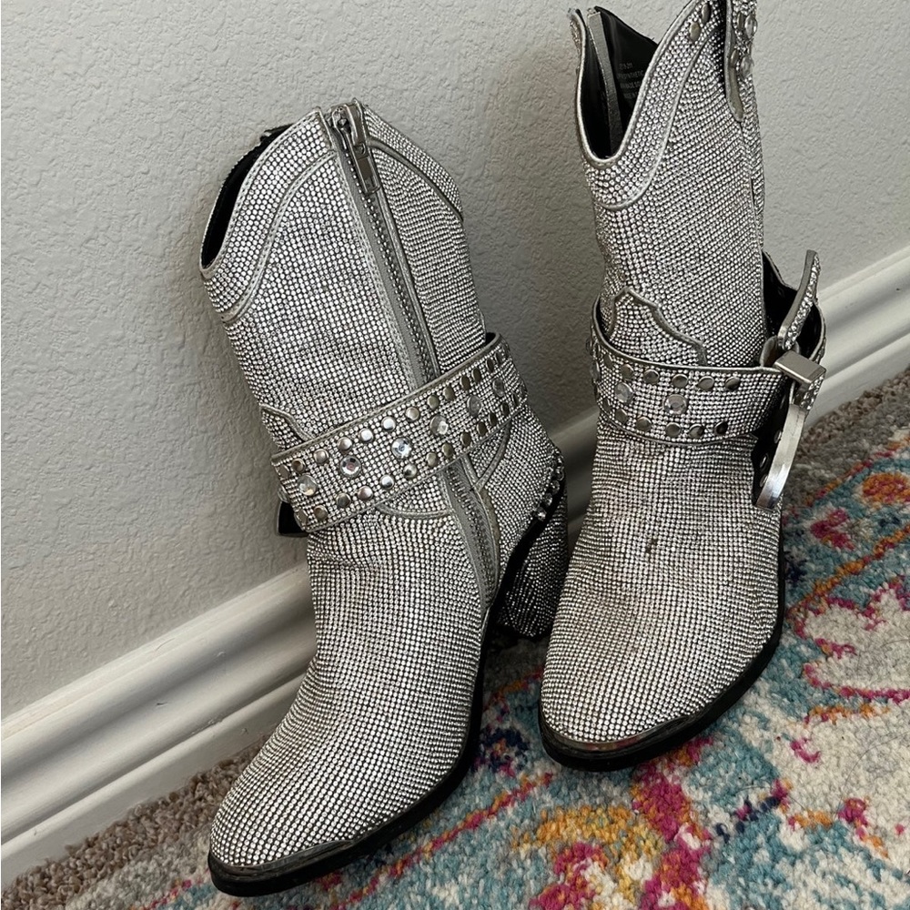 Club exx icy sheriff boots